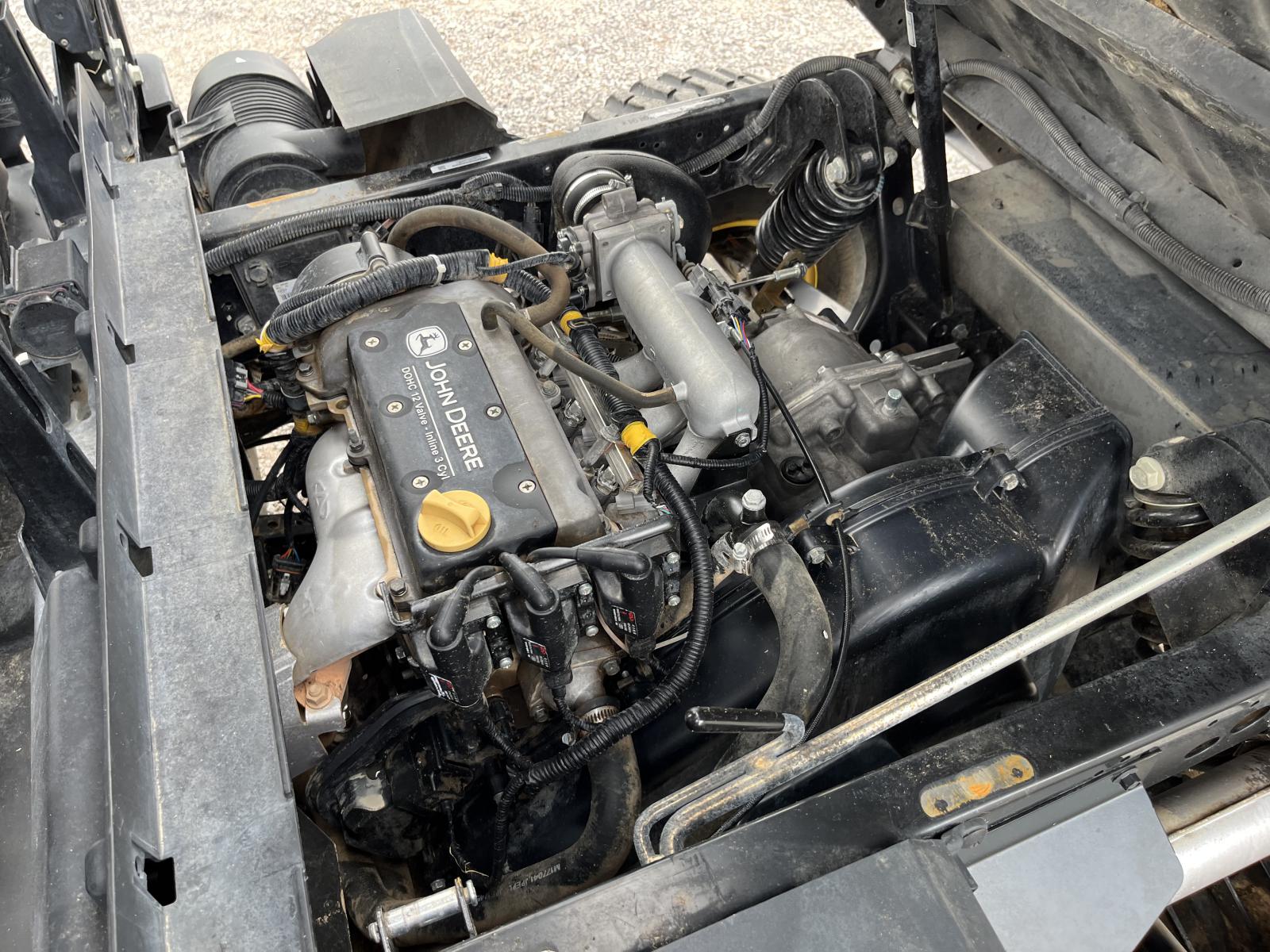 ./imagenes/INVOICE/2019/18255/JOHN DEERE XUV835E (2).JPG